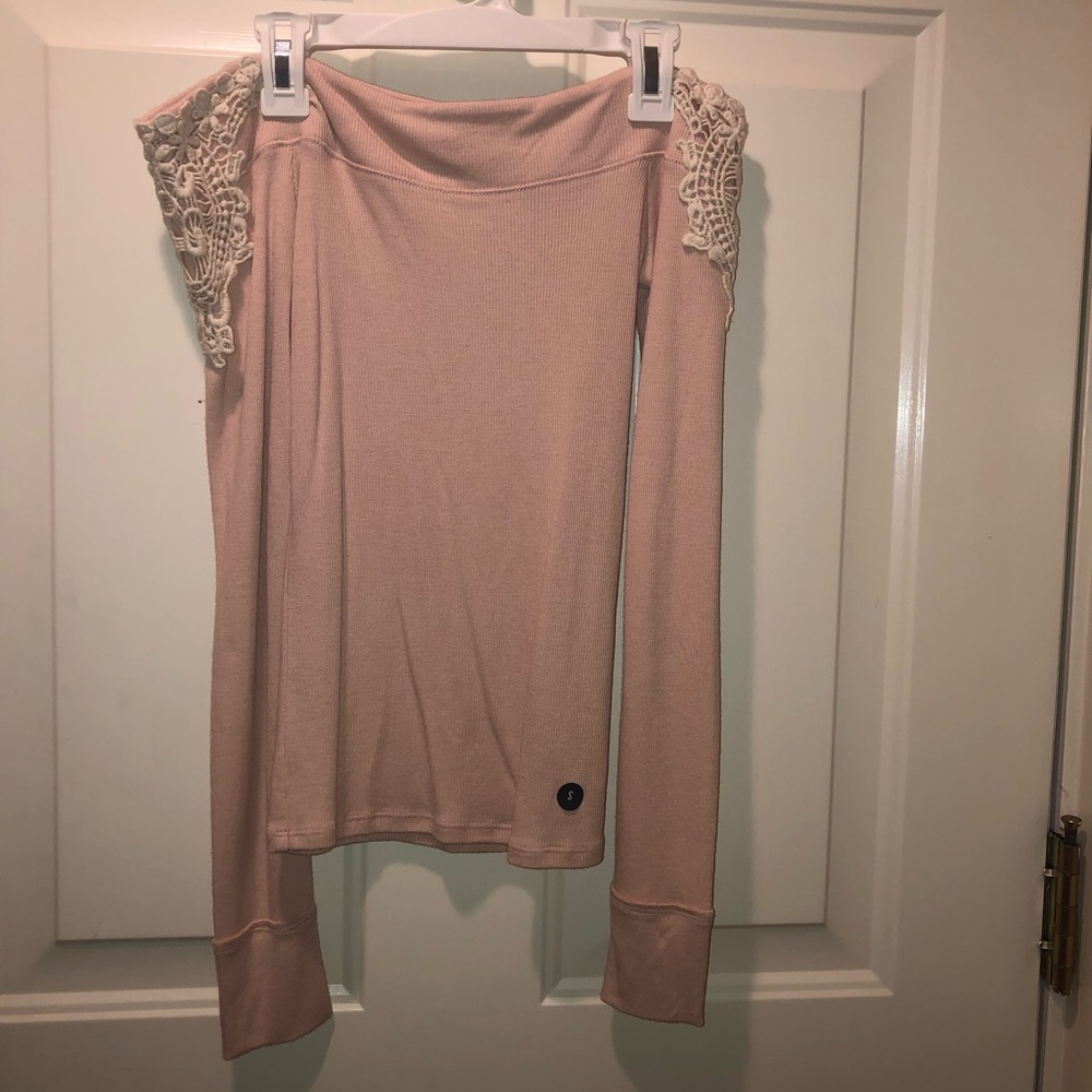 Hollister top